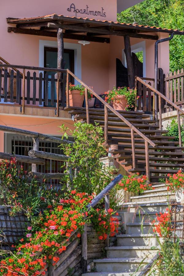 B&B Apartments Casa Sullavalle Montefortino Exterior foto